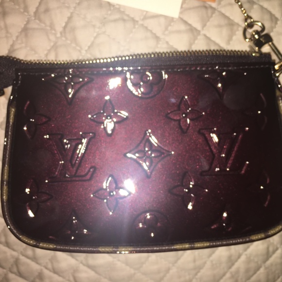 Louis Vuitton Vernis Mini Pochette Amarante Patent Leather Bag Brand New - Picture 13 of 14